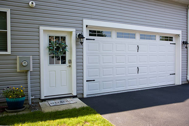 24/7 Emergency Garage Door Panel Replacement experts in Chalfont, PA